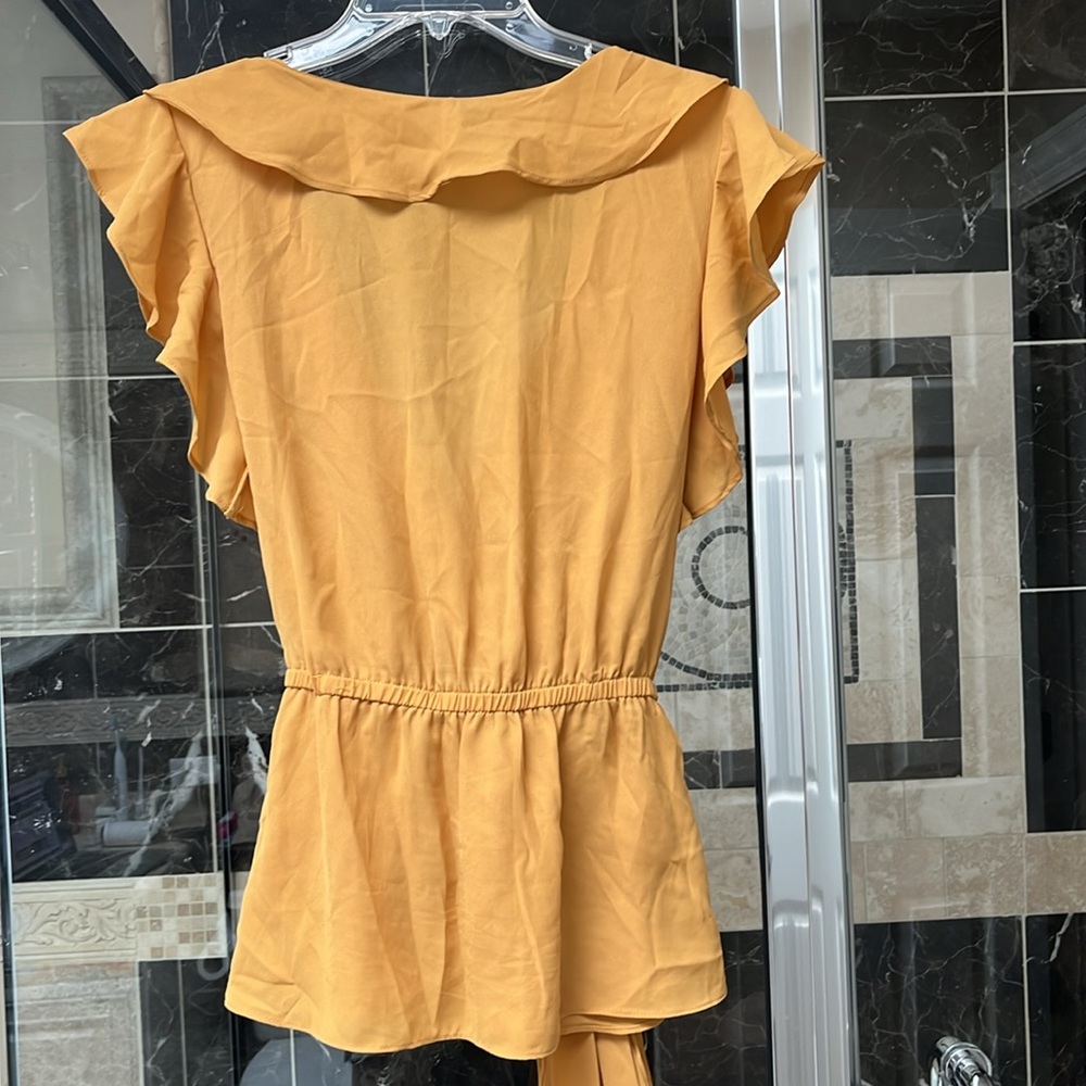Max Studio yellow top, size M, NWOT. - Picture 5 of 6
